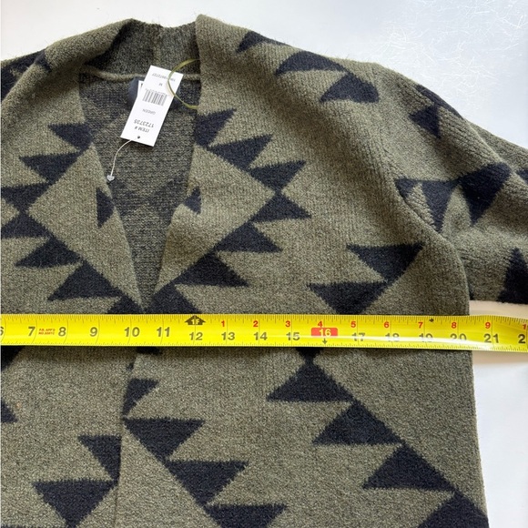 Frye Cozy Open Hang Cardigan Green Size Medium New with Tags Aztec - Picture 6 of 7